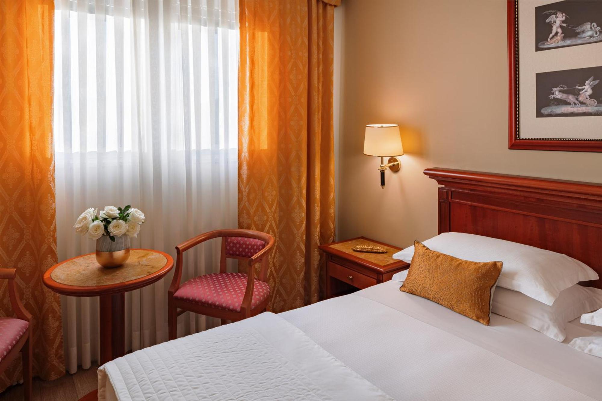 Starhotels Michelangelo Roma Esterno foto